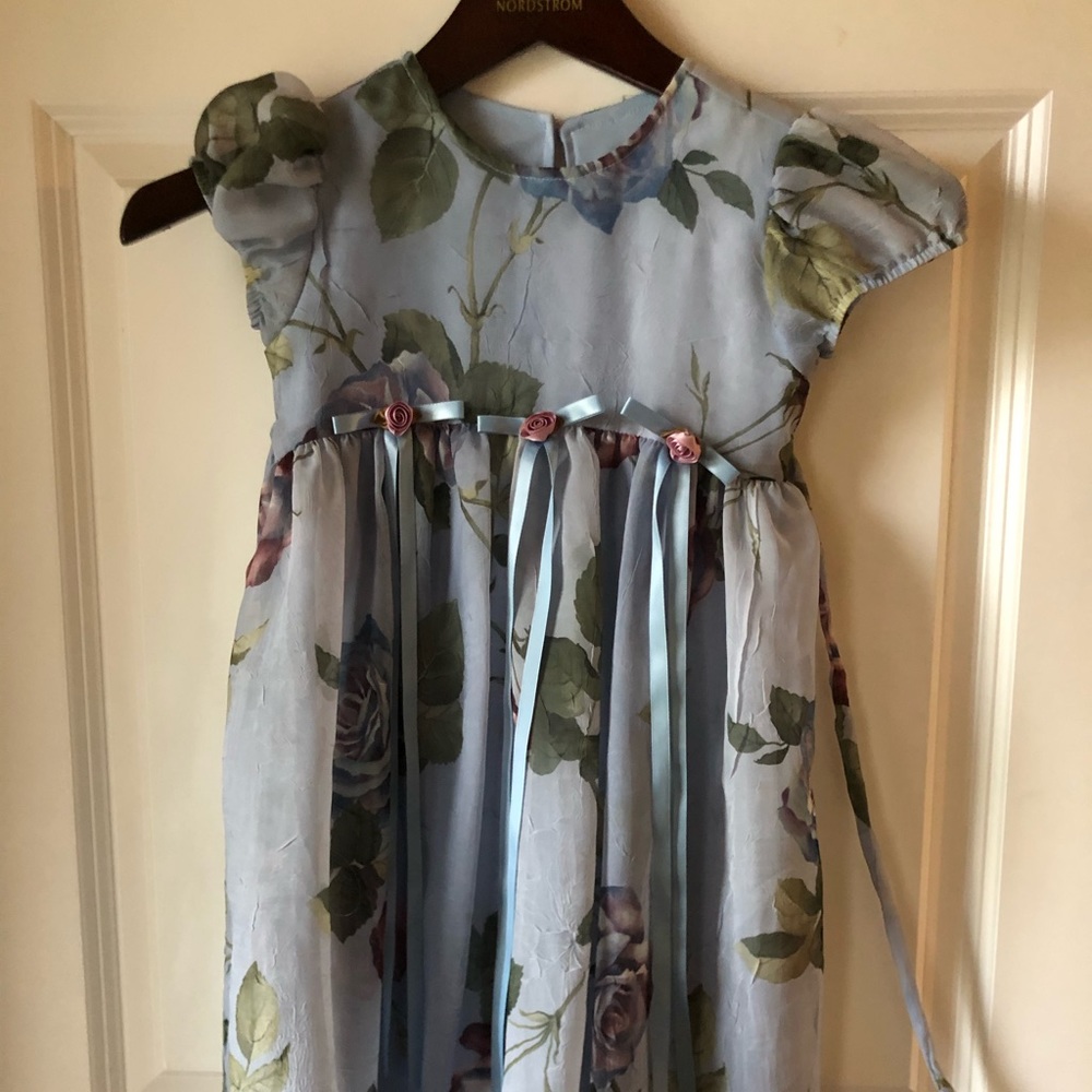 Beautiful girls dress size 4